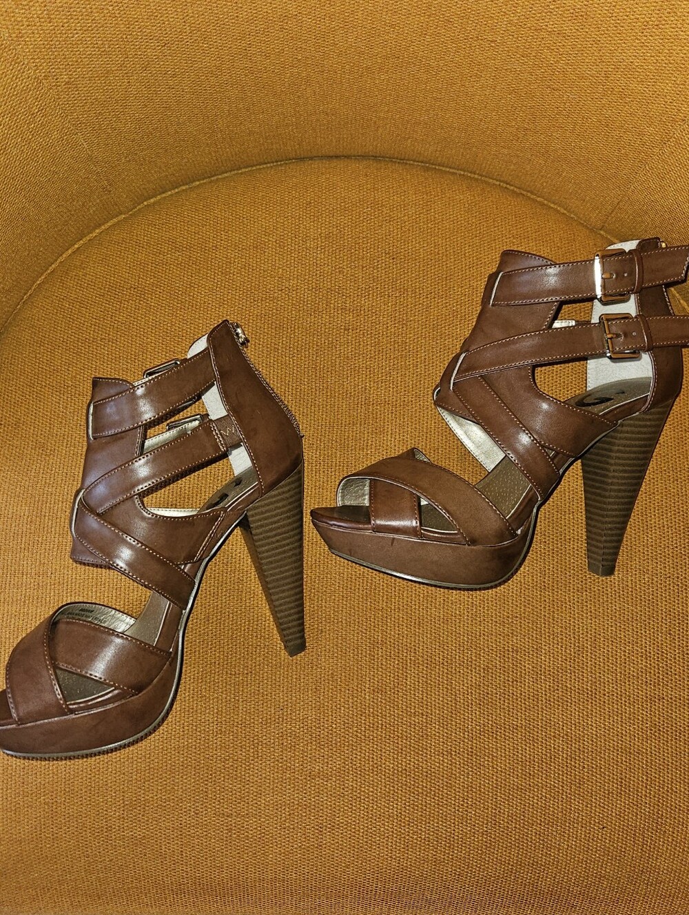 G BY GUESS Brown Women’s Strappy High Heel Sandals Sz 7M - Picture 2 of 10